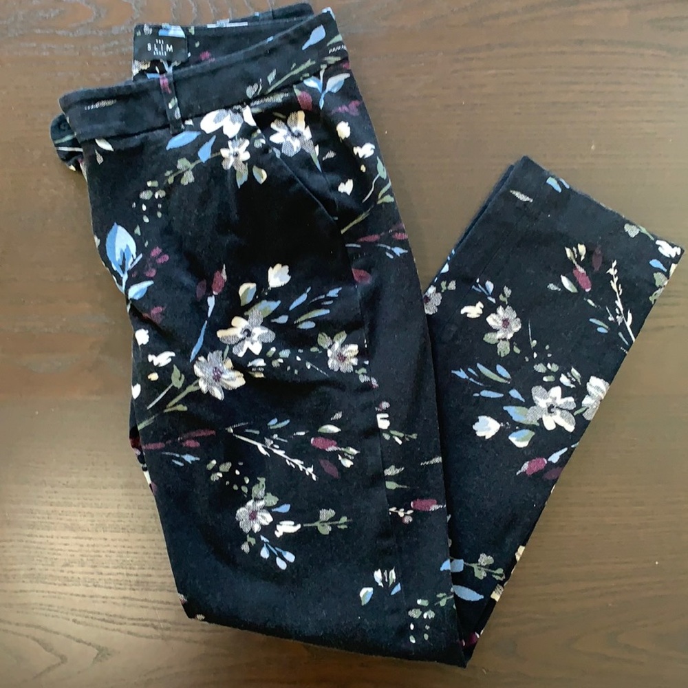 White House Black Market Floral Slim Ankle Pant